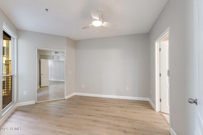 Building Photo - 1701 E Colter St