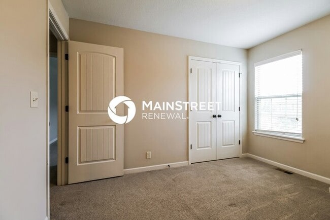 Building Photo - 4 Bedroom Pet-Friendly Home in Grain Valle...