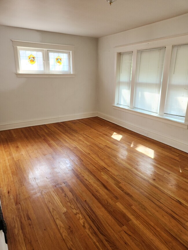 Building Photo - 5239 Bancroft Ave