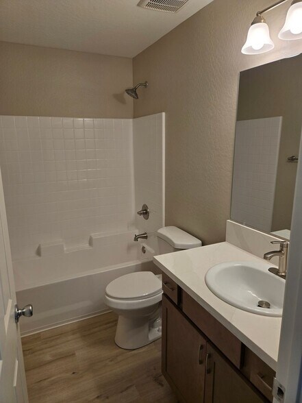 Building Photo - 1812 N Rose Quartz Dr