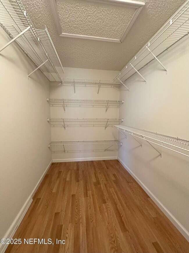 Building Photo - 1274 Ardmore St
