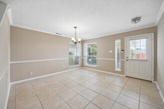 Building Photo - 2411 Lacyberry St