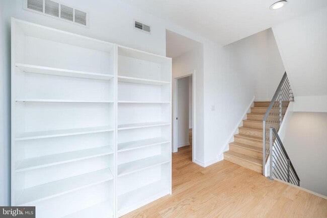 Building Photo - 444 Fairmount Ave