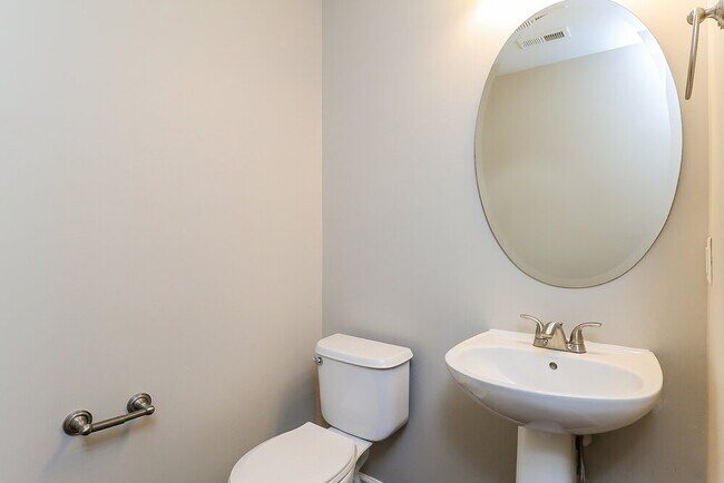 Building Photo - 1115 Jade Glen Dr