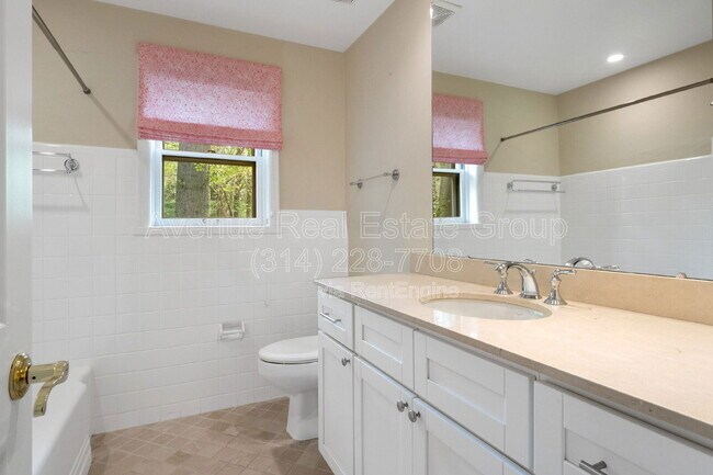 Building Photo - 101 Graybridge Rd