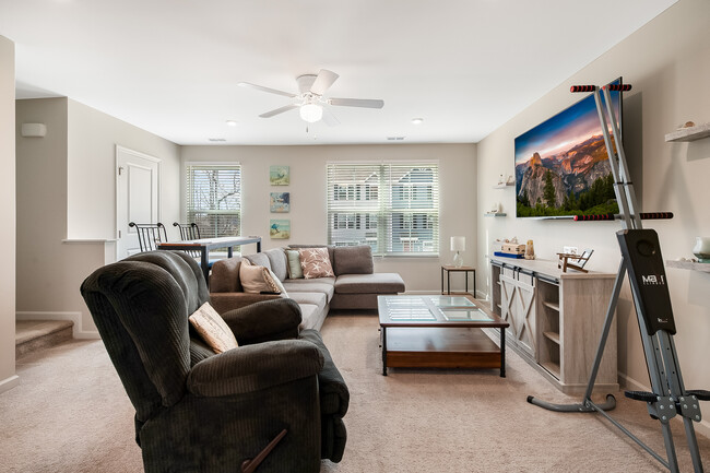 Building Photo - 1516 Indigo Creek Dr