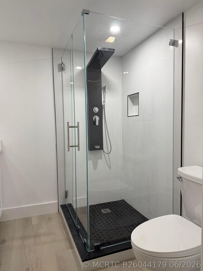 Building Photo - 205 Charter Way