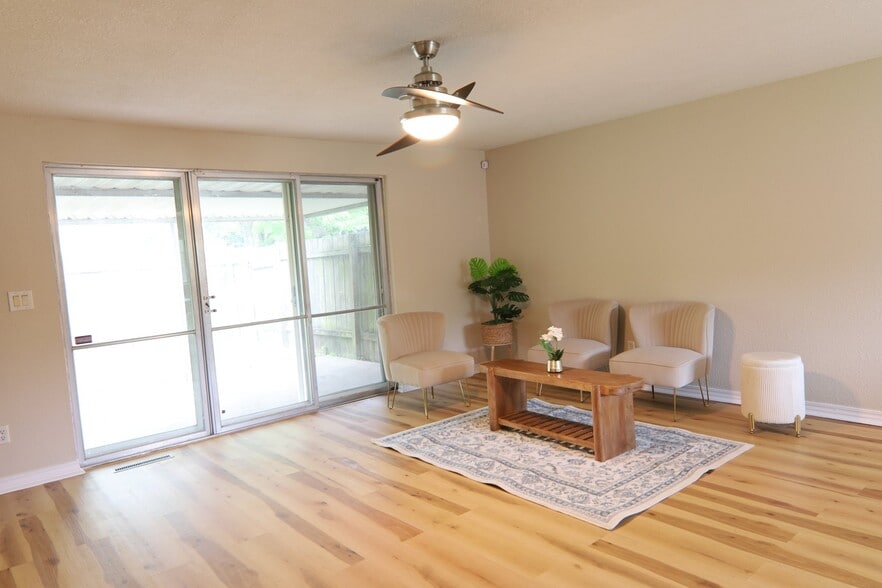 Building Photo - 5377 Flotron Dr