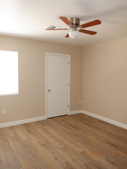 Building Photo - 9885 E La Palma Ave