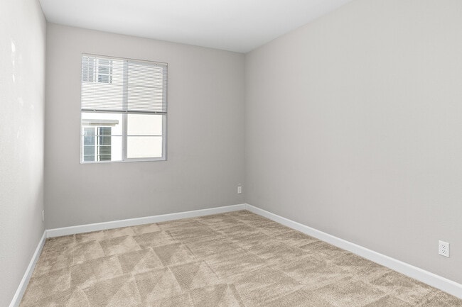 Building Photo - 1219 Sunrise View