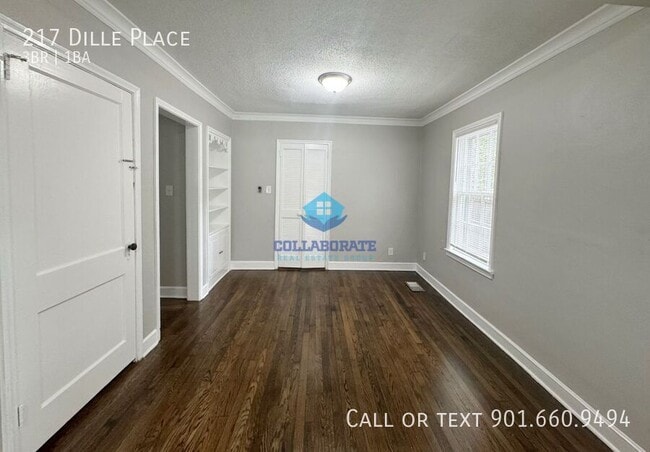 Building Photo - 217 Dille Pl