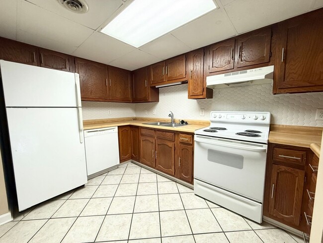 Building Photo - 326 Olympia Dr
