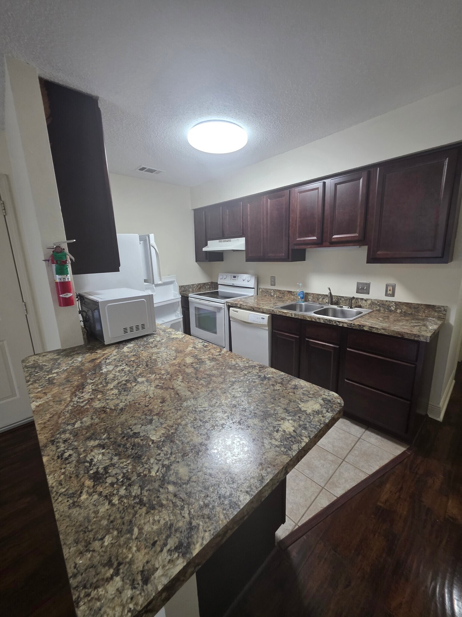 Building Photo - 4780 Pontchartrain Dr