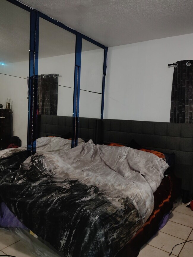 Building Photo - 704 E 121st Ave