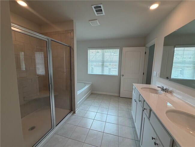 Building Photo - 3101 Greyton Dr