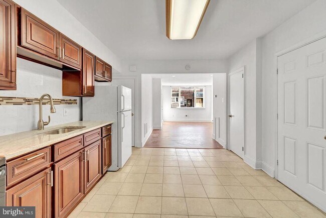 Building Photo - 1730 S 16th St