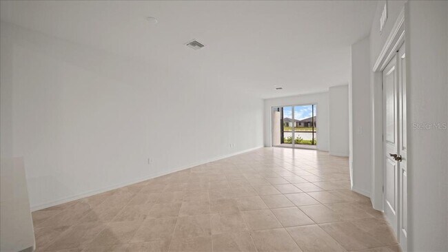 Building Photo - 14730 White Pearl Rd