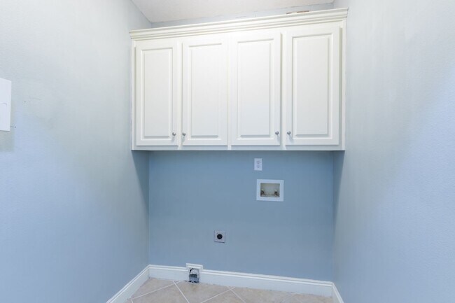 Building Photo - 6149 Madison Dr