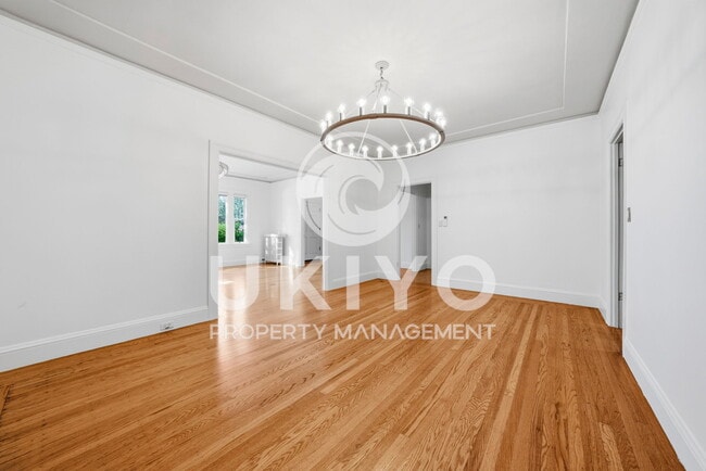 Building Photo - 860 Portal Ave