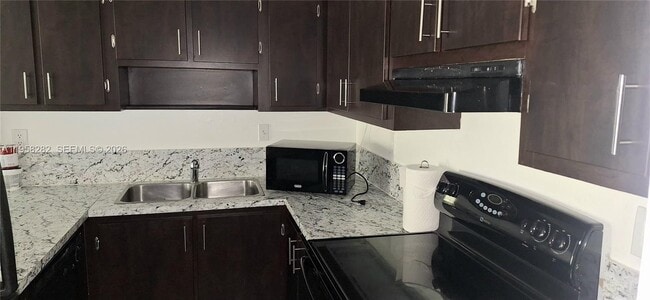 Building Photo - 9301 SW 92nd Ave