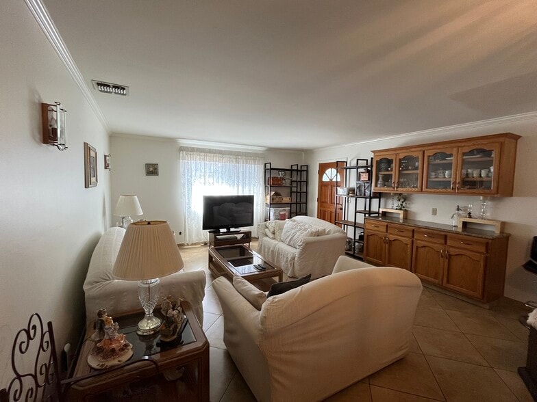 Building Photo - 140 N Mission Dr