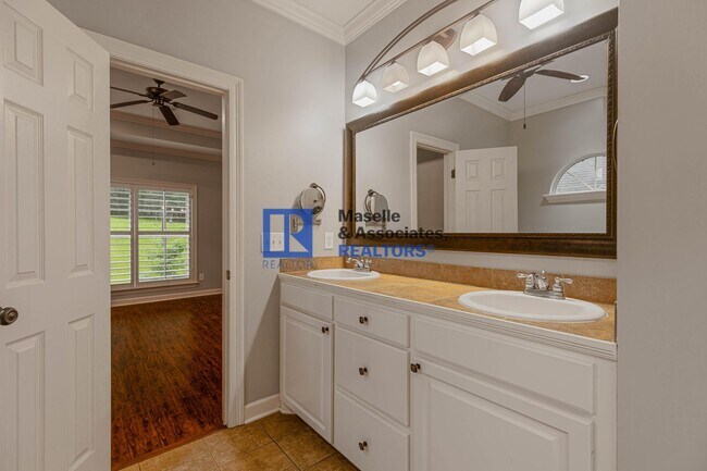 Building Photo - 3 Bed/2 Bath Home in Bruenburg in Clinton