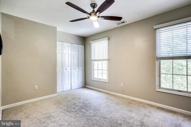 Building Photo - 6412 Highbanks Ct