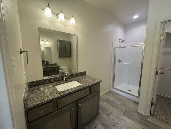 Building Photo - 3Bed/ 2Bath Available Now- in Lubbock coop...