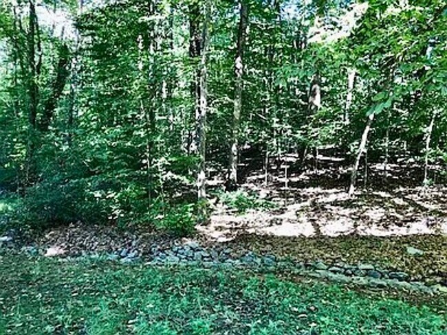 Building Photo - Spacious 3100 sq ft 3 bedroom 2 bath home on over 1.5 acres in Oak Ridge, NC