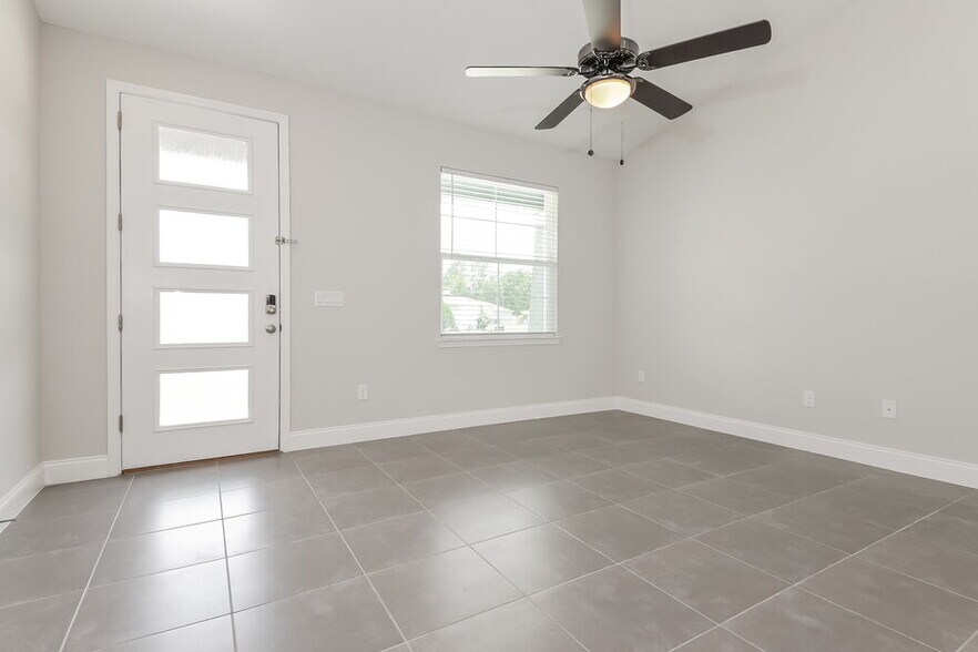 Building Photo - 604 Gaul Way