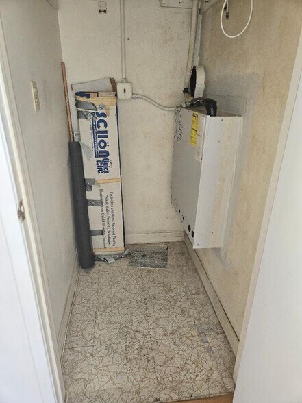 Building Photo - 3128 59th St S