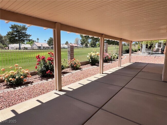 Building Photo - 5005 Cliffrose Dr