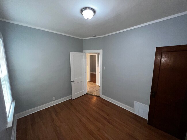 Building Photo - 346 W 113th St