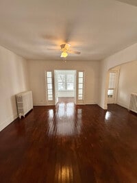 Building Photo - 736 N Pearl St