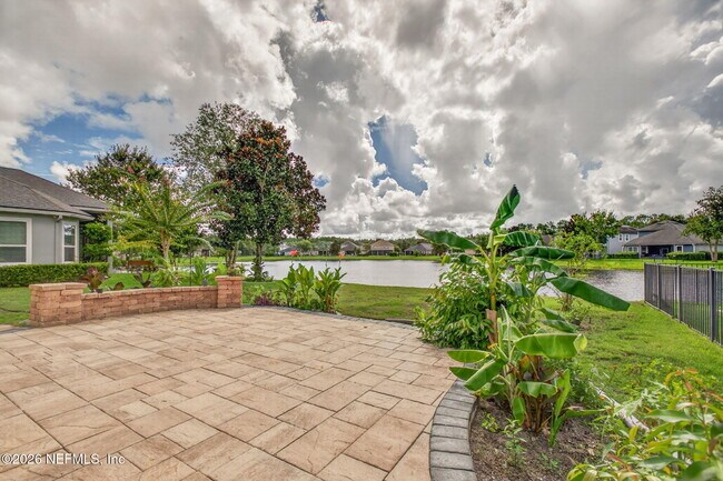 Building Photo - 127 Rockcreek Dr