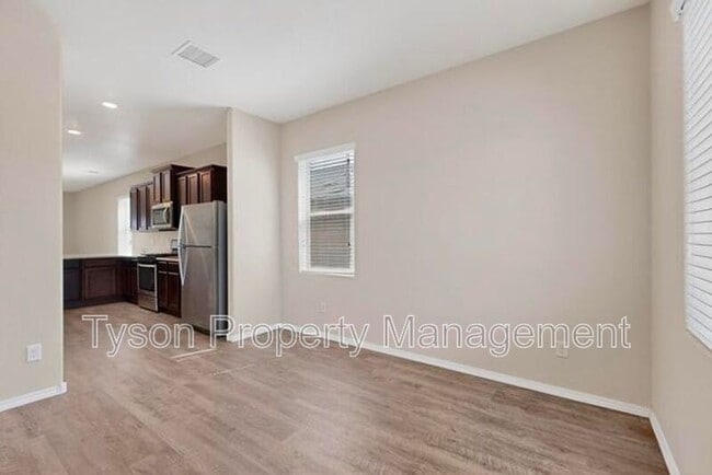 Building Photo - 3408 Oregon Trail Rd NE