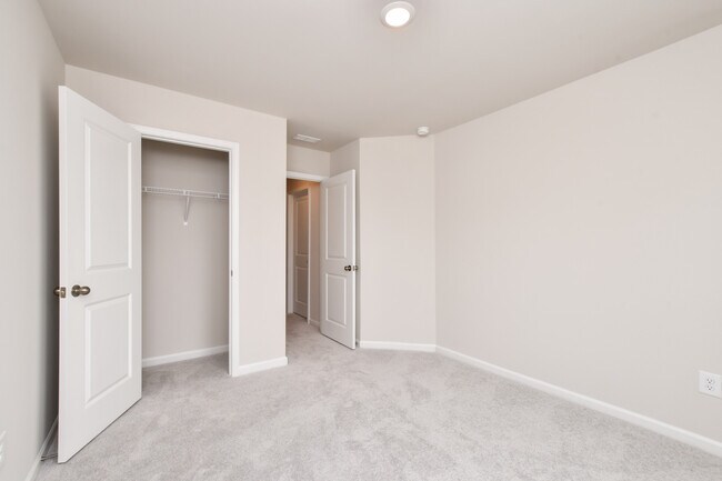 Building Photo - 717 McKissick Dr