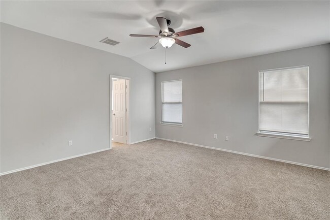 Building Photo - 24422 Lakecrest Village Dr