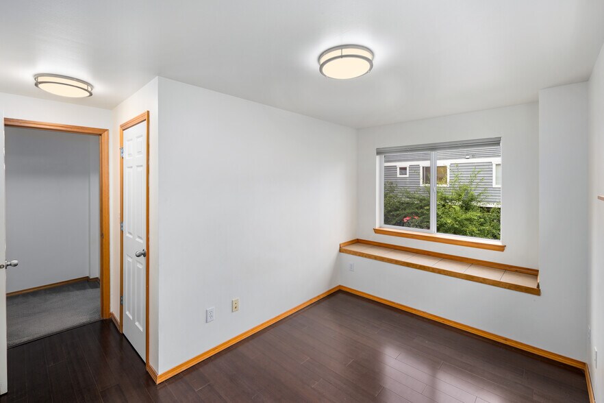 Building Photo - 8823 Delridge Way SW