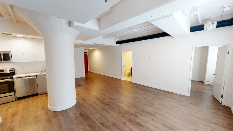 Building Photo - 3550 W 6th St