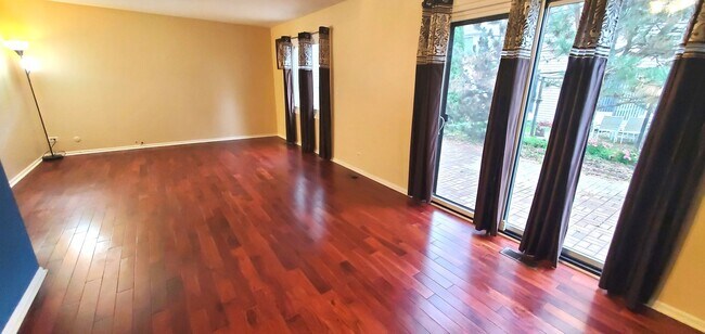 Building Photo - 1052 E Randville Dr