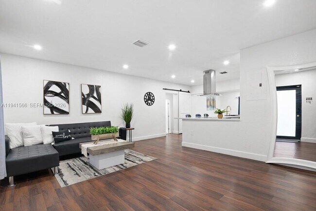 Building Photo - 445 SW 62nd Ct