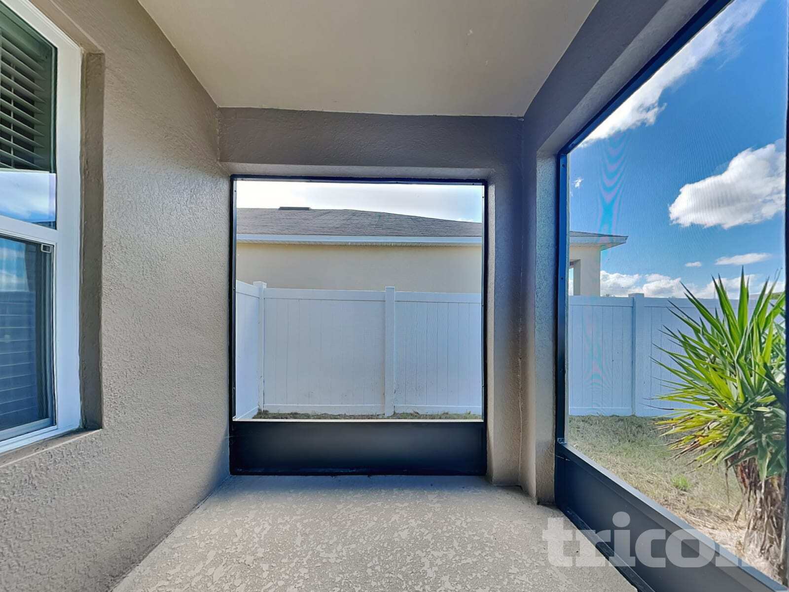 Building Photo - 4262 Roberta Dr