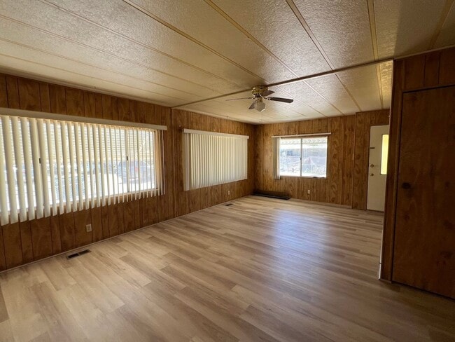 Building Photo - 2 Bedroom Manufactured Home in Bullhead City