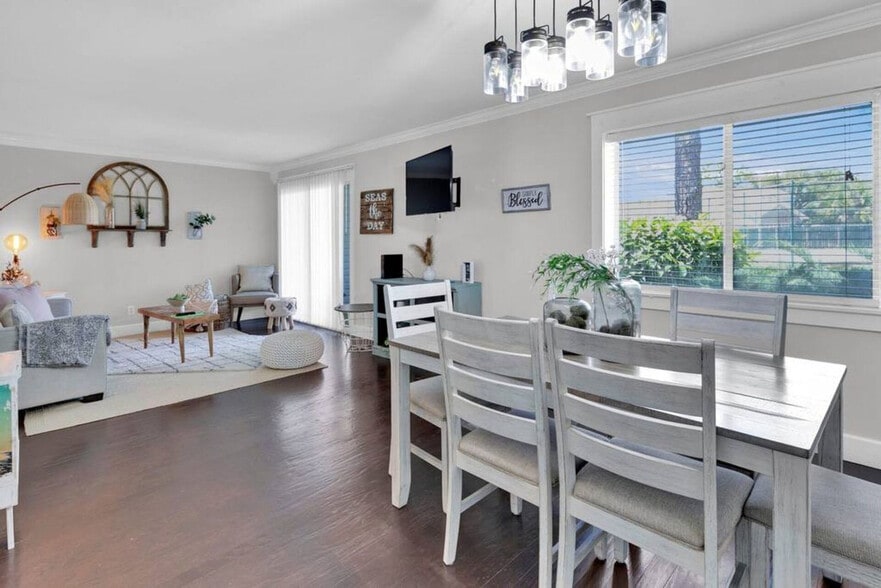 Building Photo - 103 Old Ferry Rd