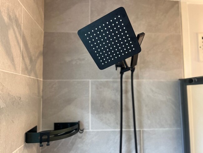 Building Photo - Great Furnished Home in TC