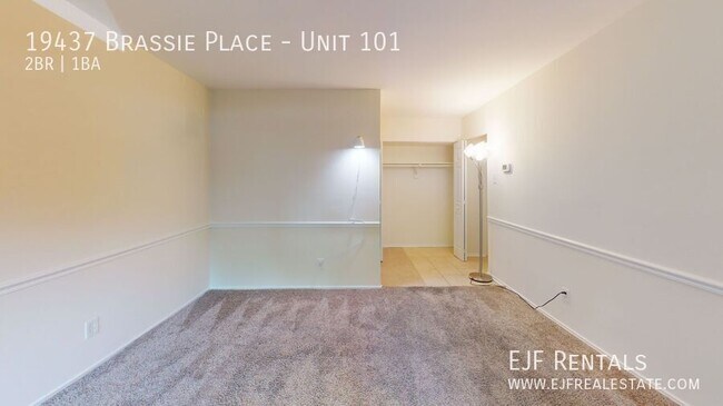 Building Photo - 19437 Brassie Pl