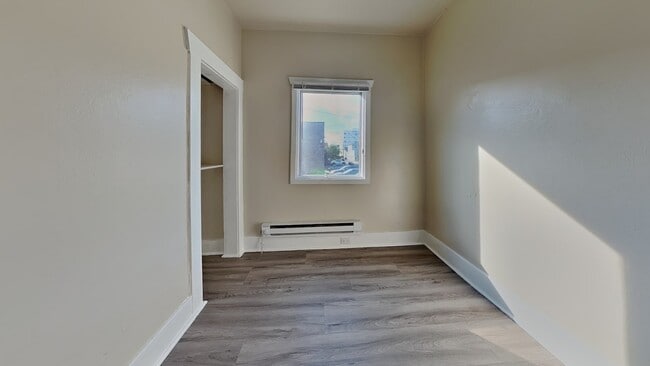 Building Photo - 718 S Yakima Ave