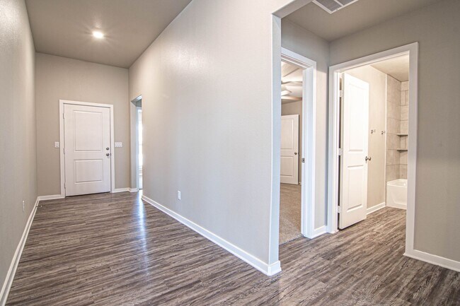 Building Photo - 2714 Southwest St