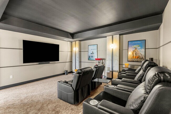 Building Photo - 162 Pond Rd